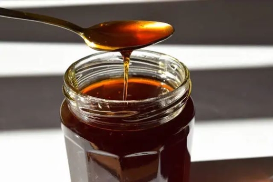 High Quality Dietary Supplement 100% Pure Natural Wild Honey Factory Supply Bulk Fresh Food Grade Black Honey